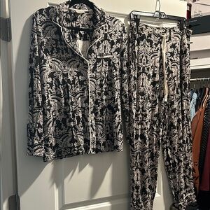 Soma Black and White Paisley Design